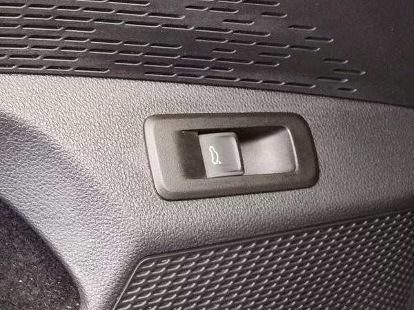 Škoda Octavia Combi Tour 2,0 Tdi 110 Kw DSG - foto 25