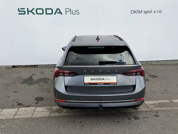 Škoda Octavia Combi Tour 2,0 Tdi 110 Kw DSG - foto 34