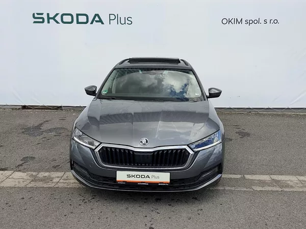 Škoda Octavia Combi Tour 2,0 Tdi 110 Kw DSG - foto 4
