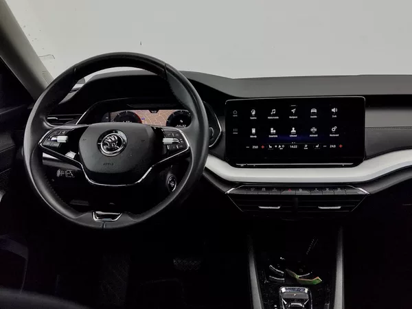 Škoda Octavia Combi Tour 2,0 Tdi 110 Kw DSG - foto 6