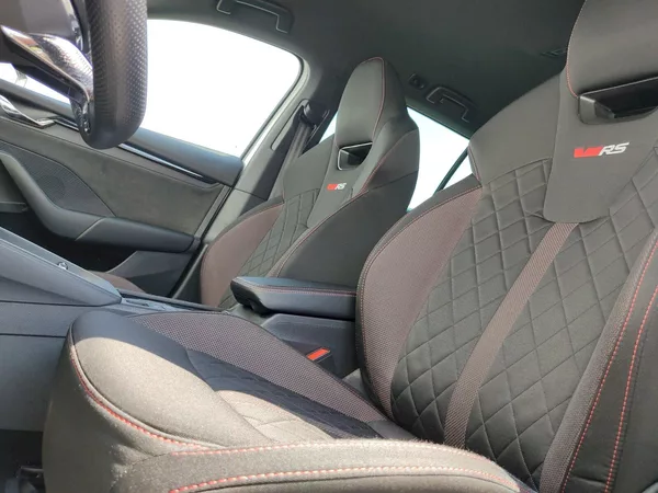 Škoda Octavia Combi RS 2,0 Tdi 147 Kw DSG - foto 24