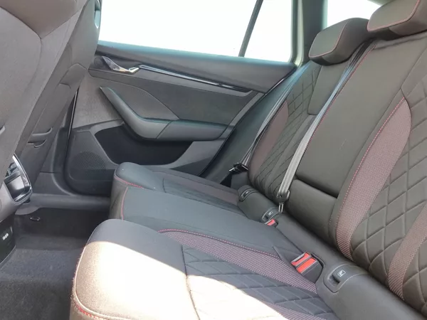Škoda Octavia Combi RS 2,0 Tdi 147 Kw DSG - foto 26