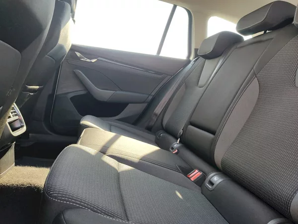 Škoda Octavia Combi Ambition Plus 2,0 Tdi 11 - foto 22