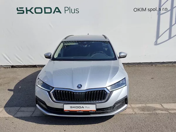 Škoda Octavia Combi Ambition Plus 2,0 Tdi 11 - foto 4