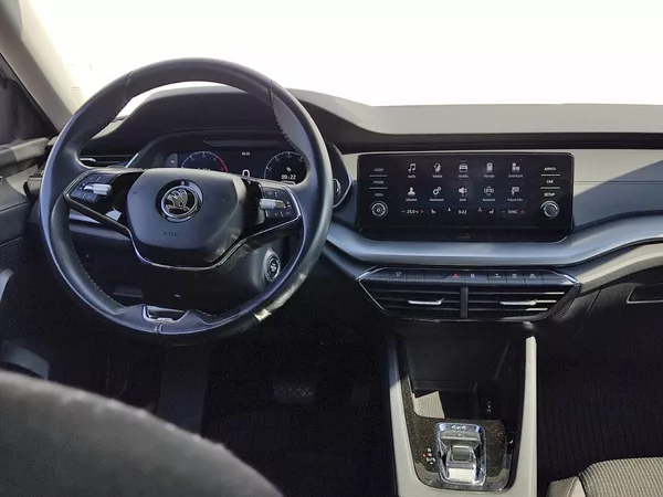 Škoda Octavia Combi Ambition Plus 2,0 Tdi 11 - foto 6