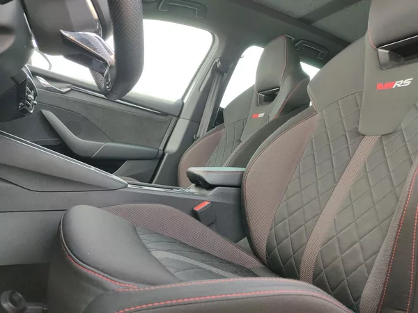 Škoda Octavia combi RS 2,0 Tdi 147 Kw DSG - foto 25