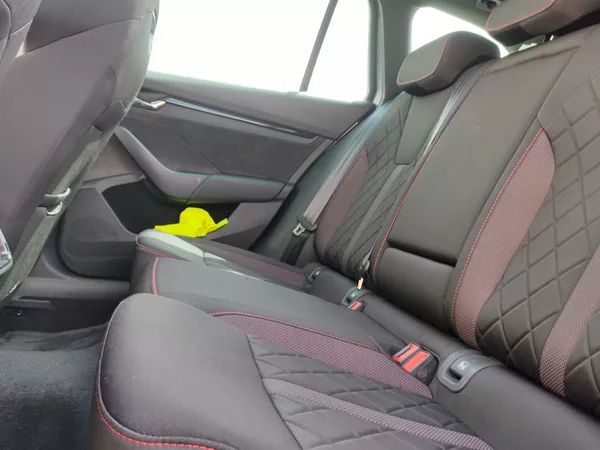 Škoda Octavia combi RS 2,0 Tdi 147 Kw DSG - foto 27
