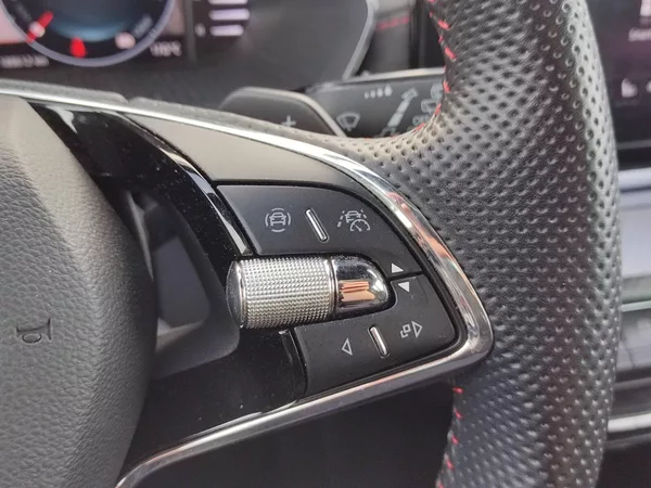 Škoda Octavia combi RS 2,0 Tdi 147 Kw DSG - foto 32