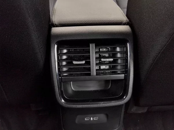 Škoda Octavia Combi Selection 1,5 Tsi 110 Kw - foto 29