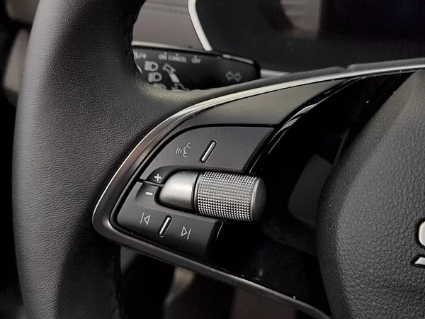 Škoda Octavia Combi Selection 1,5 Tsi 110 Kw - foto 32