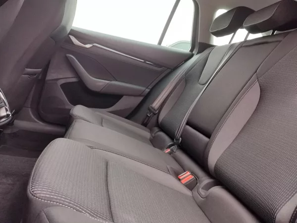Škoda Octavia Combi Selection 2,0 Tdi 110 Kw - foto 23