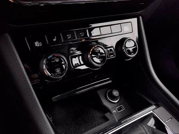 Škoda Superb SportLine 2,0 tsi 200 Kw DSG 4 - foto 18