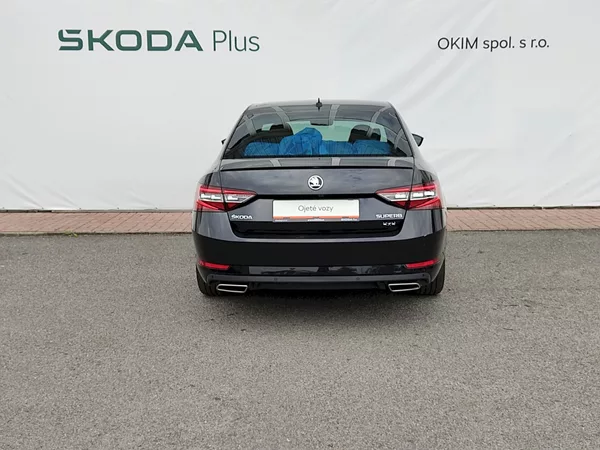 Škoda Superb SportLine 2,0 tsi 200 Kw DSG 4 - foto 31