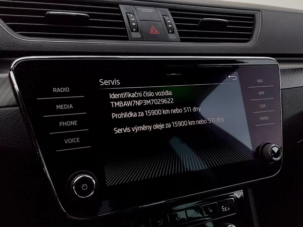 Škoda Superb iV 1,4 Tsi 150 Kw SportLine DS - foto 10