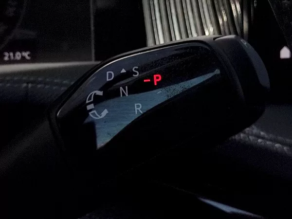 Škoda Superb Selection 2,0 Tdi 110 Kw DSG - foto 24
