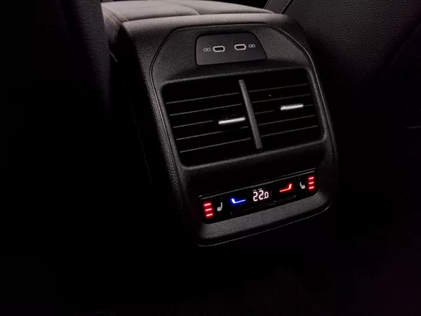 Škoda Superb Combi Selection 2,0 Tdi 110 Kw - foto 26