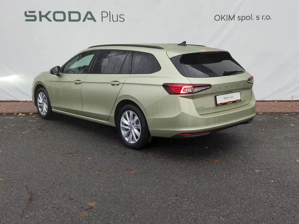 Škoda Superb Combi Selection 2,0 Tdi 110 Kw - foto 32