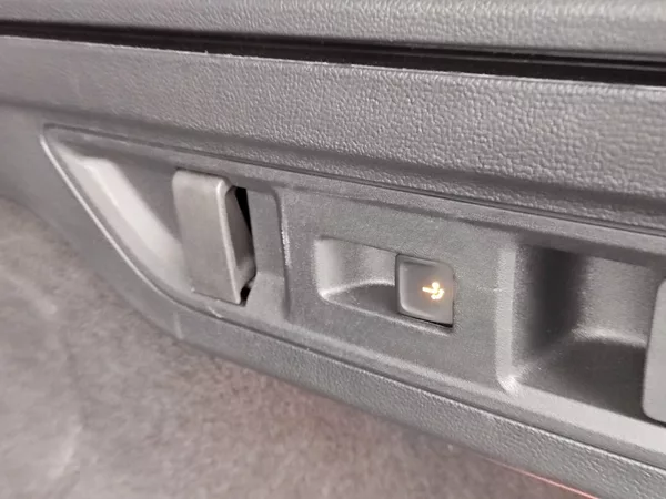 Škoda Superb Combi Selection 2,0 Tdi 110 Kw - foto 34