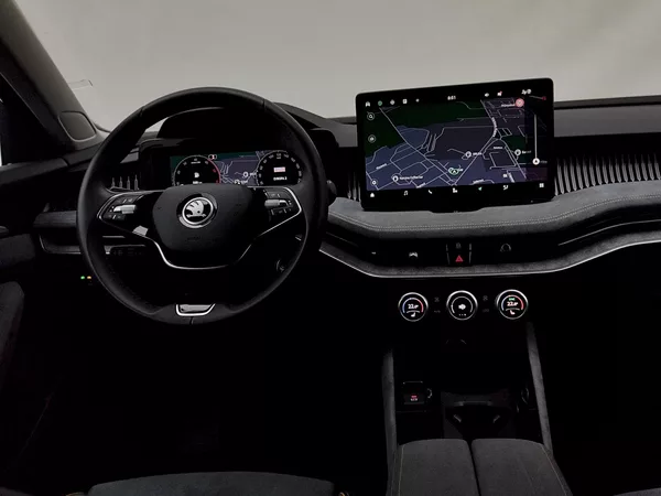Škoda Superb Combi Selection 2,0 Tdi 110 Kw - foto 6