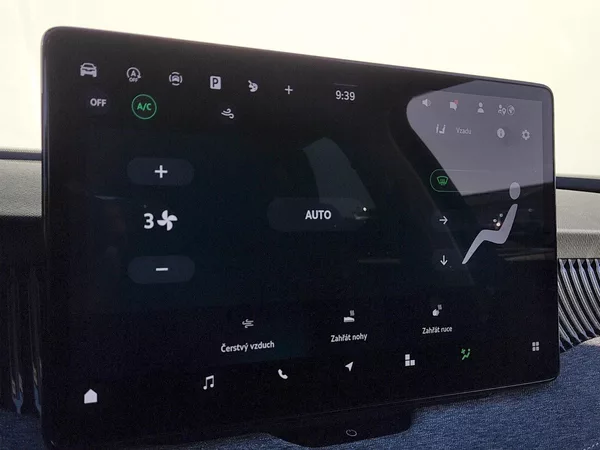 Škoda Superb Selection 2,0 Tdi 110Kw DSg - foto 12