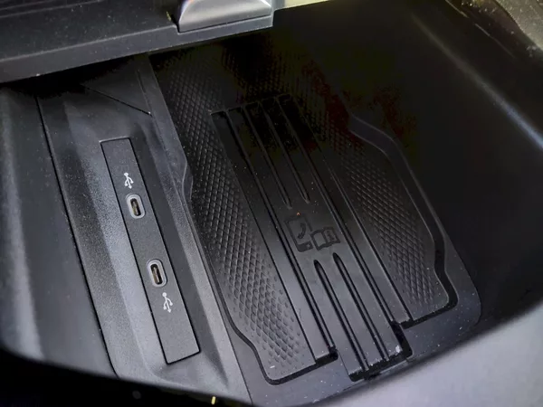 Škoda Superb Selection 2,0 Tdi 110Kw DSg - foto 20