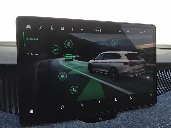 Škoda Superb Combi Selection 2,0 Tdi 110 K - foto 11