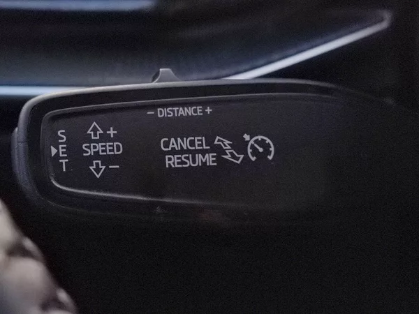 Škoda Superb Combi Selection 2,0 Tdi 110 K - foto 28