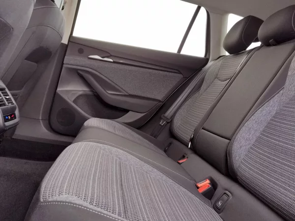 Škoda Superb combi Selection 2,0 Tdi 142 kw - foto 25