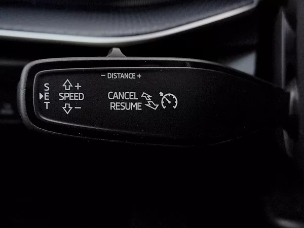 Škoda Superb combi Selection 2,0 Tdi 142 kw - foto 27