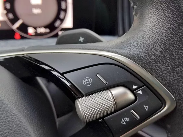 Škoda Superb combi Selection 2,0 Tdi 142 kw - foto 29