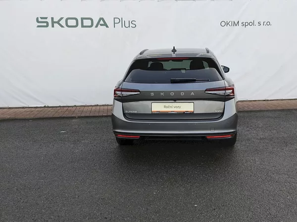 Škoda Superb combi Selection 2,0 Tdi 142 kw - foto 33
