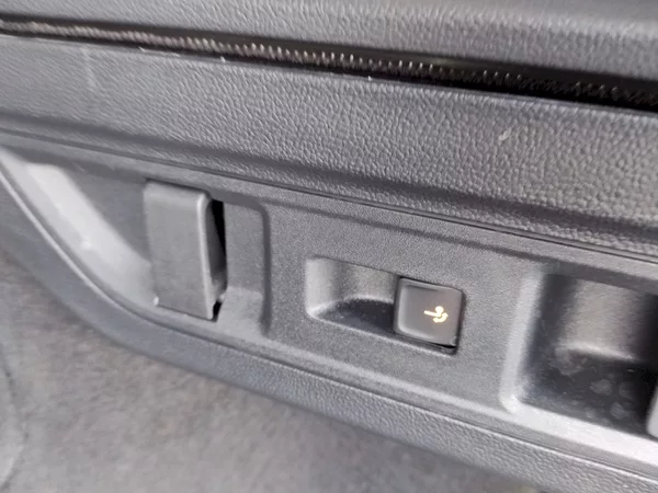 Škoda Superb combi Selection 2,0 Tdi 142 kw - foto 35