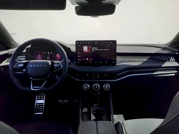 Škoda Superb iV SportLine 1,5 Tsi 150 Kw DS - foto 5