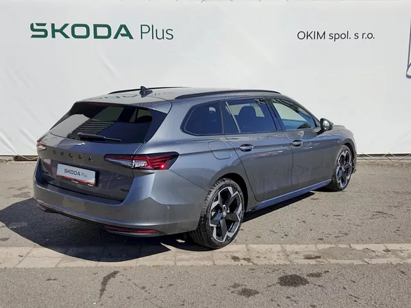Škoda Superb Combi SportLine 2,0 Tdi 142 Kw - foto 2