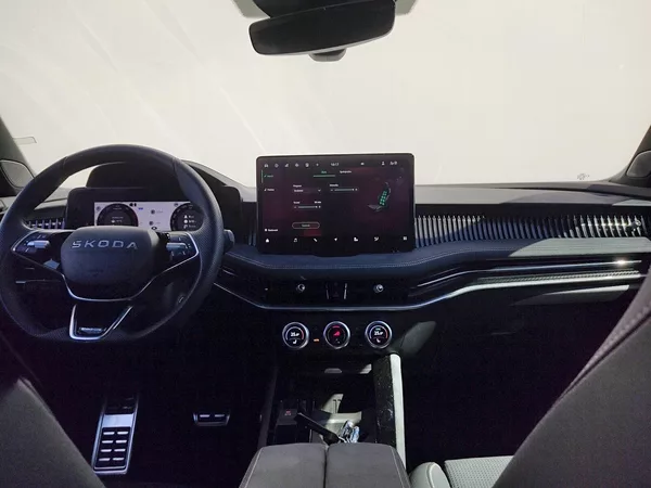 Škoda Superb Combi SportLine 2,0 Tdi 142 Kw - foto 5