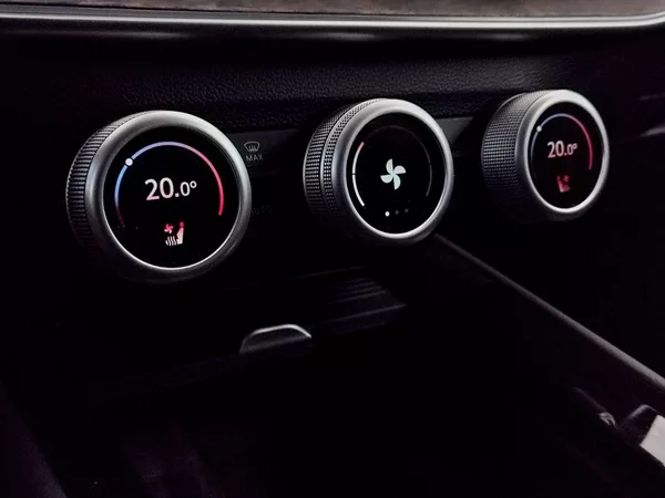 Škoda Superb L&K 2,0 Tdi 142 Kw 4x4 DSG - foto 23