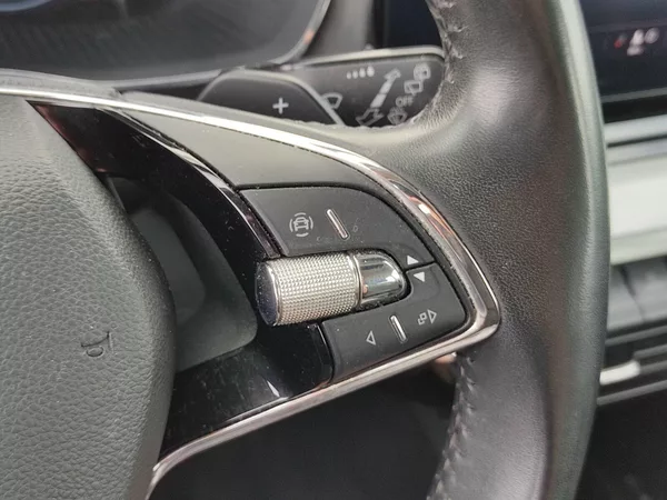 Škoda Octavia Combi Ambition 2,0 Tdi 110 Kw - foto 30