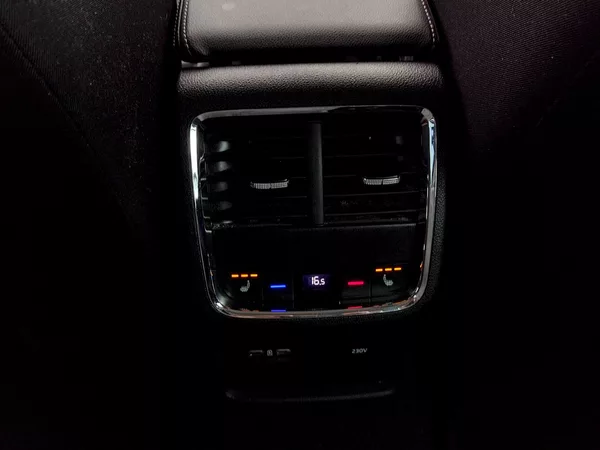 Škoda Octavia Combi Style 1,0 Tsi 81 Kw DSG - foto 30