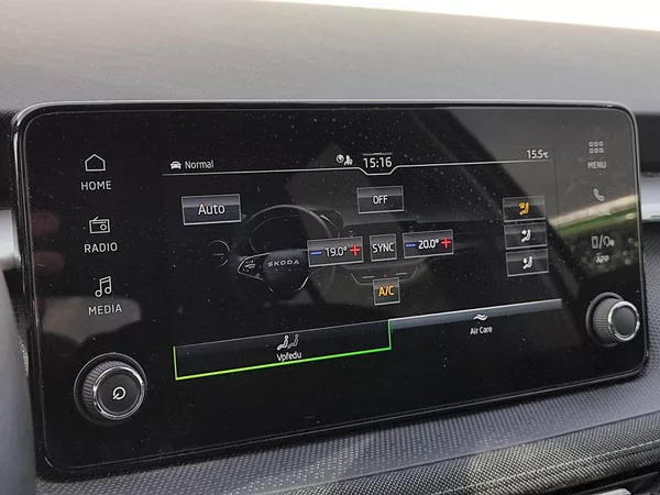 Škoda Fabia Top Selection 1,0 Tsi - foto 14