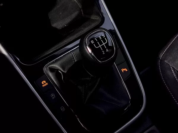 Škoda Fabia Top Selection 1,0 Tsi - foto 22