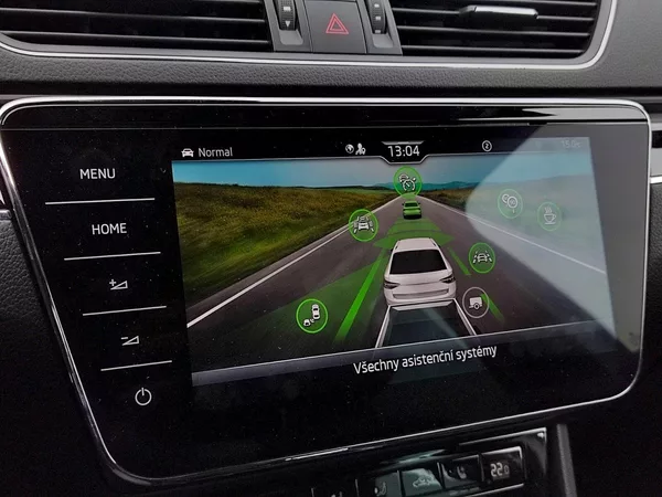 Škoda Superb Combi L&K 2,0 Tsi 206 Kw 4x4 D - foto 15