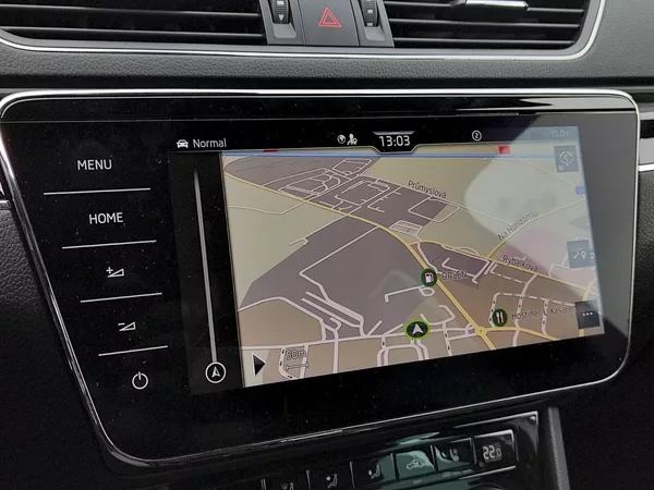 Škoda Superb Combi L&K 2,0 Tsi 206 Kw 4x4 D - foto 22