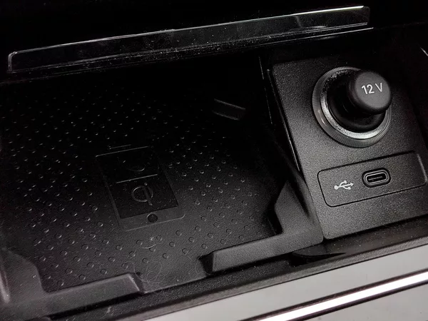 Škoda Superb Combi L&K 2,0 Tsi 206 Kw 4x4 D - foto 25