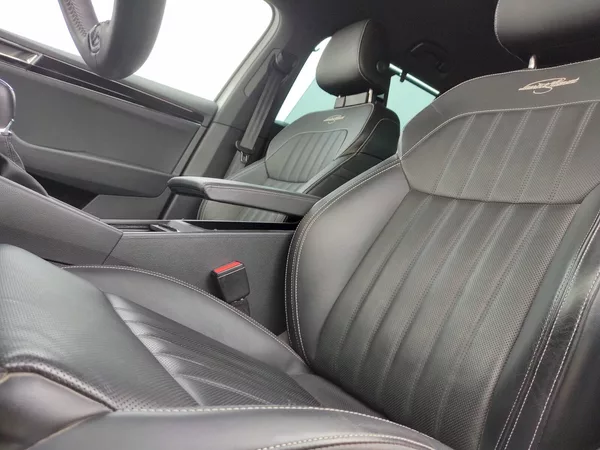 Škoda Superb Combi L&K 2,0 Tsi 206 Kw 4x4 D - foto 27