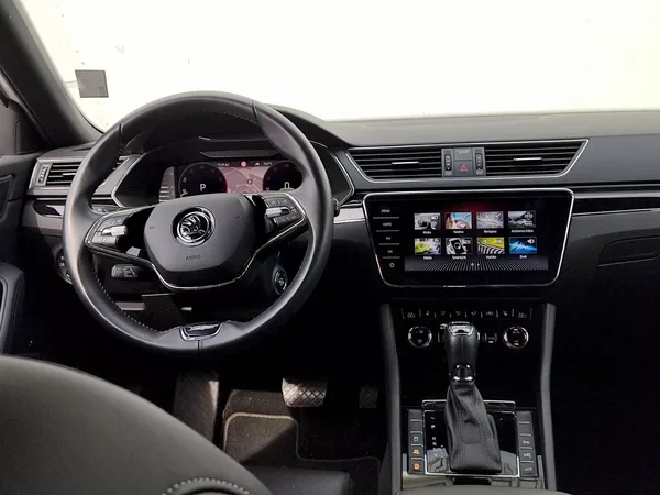 Škoda Superb Combi L&K 2,0 Tsi 206 Kw 4x4 D - foto 6