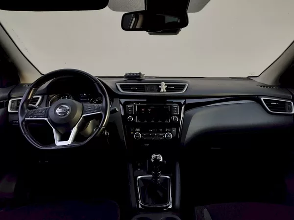Nissan Qashqai 1,3 DIG-T 140k - foto 5