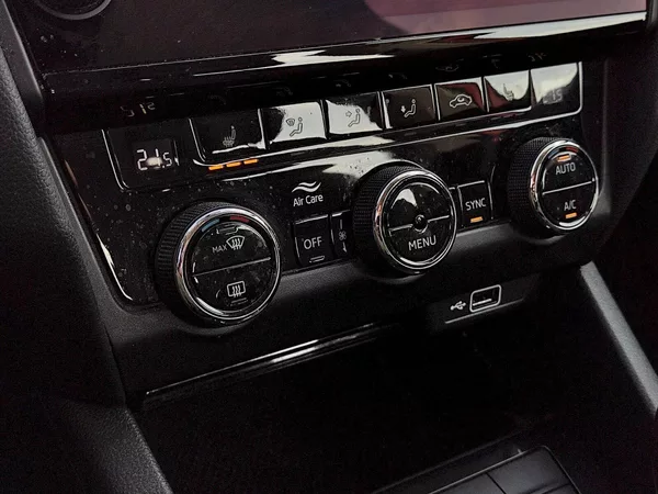 Škoda Octavia Style 1,6 Tdi 85 Kw - foto 19