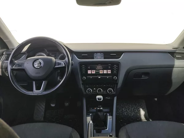 Škoda Octavia Style 1,6 Tdi 85 Kw - foto 5