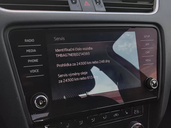 Škoda Octavia Style 1,6 Tdi 85 Kw - foto 9