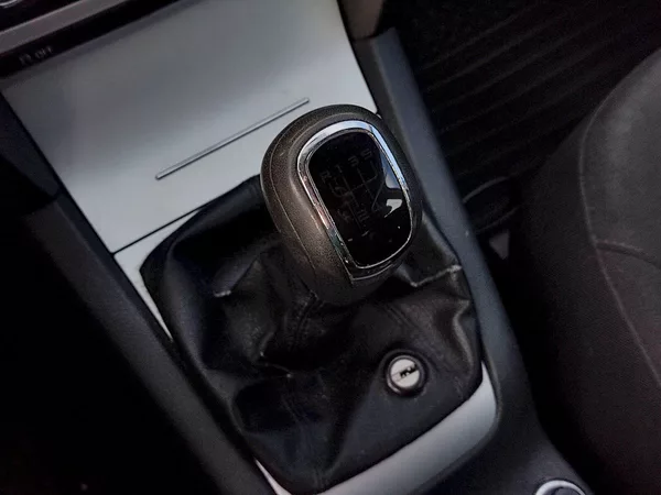 Škoda Octavia Combi Ambition 1,6 Tdi 77 Kw - foto 14